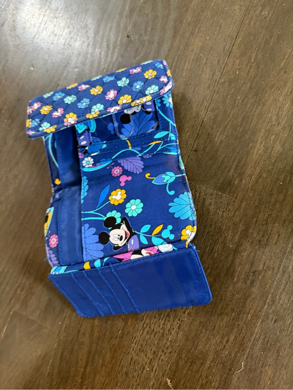Disney Vera Bradley Navy Floral Crossbody Bag with wallet - Picture 5 of 5